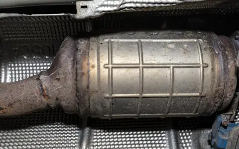 Jazda z zapchanym filtrem DPF – jakie są ryzyka i konsekwencje?