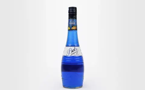 Bols Blue: Przepisy na drinki. Zostań mistrzem domowej miksologii!