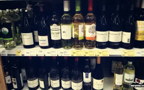 Ile kosztuje obiad na Węgrzech? Ceny w 2024 (HUF i PLN)
