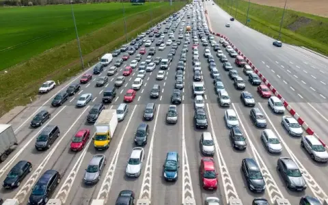 Jakie warunki na autostradzie A1? Uniknij korków i opłat!