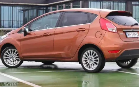 Pojemność baku Ford Fiesta Mk7: 42 czy 45 litrów? Rezerwa