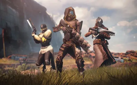 Trzech strażników w zbrojach, gotowych do walki. Ich wspólne przeznaczenie łączy graczy dzięki Destiny 2 crossplay.