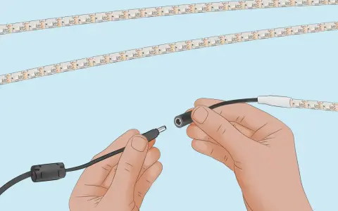 Connexion d'une alimentation à une réglette LED extra plate.
