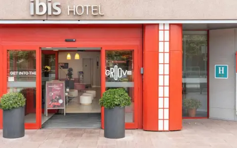 Hotel Ibis Barcelona Meridiana: Comodidad y Asequibilidad en el Corazón de la Ciudad