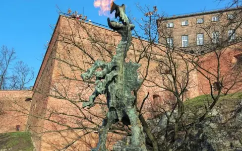 Kraków z dziećmi: Wawel, smok i 25+ pomysłów na rodzinną przygodę
