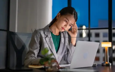 Legalna odmowa nadgodzin: Kiedy szef nie może Cię zmusić?