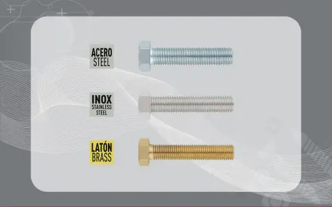 Tres tipos de tornillos: acero, inox y latón. Cada uno con su etiqueta identificativa.