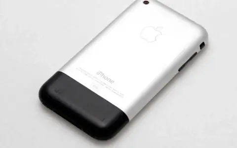 Jaki był pierwszy iPhone i dlaczego zmienił świat smartfonów?