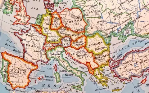 Ile trwa lot z Polski do Hiszpanii? Odkryj zaskakujące czasy przelotu