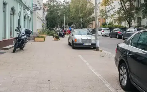 Czy można pchać motor po chodniku? Sprawdź przepisy i zasady