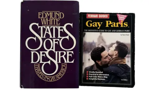 Dwie książki: "States of Desire: Travels in Gay America" Edmunda White'a i przewodnik "Gay Paris" z serii Ferrari Guides, który jest książką o gejach.