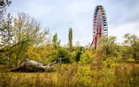 Parques de atracciones abandonados: historias de nostalgia y misterio