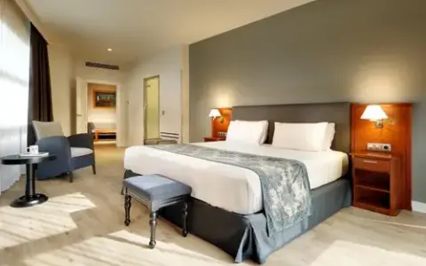 Hotel Exe Isla Cartuja: ¿El mejor para tu evento o familia?