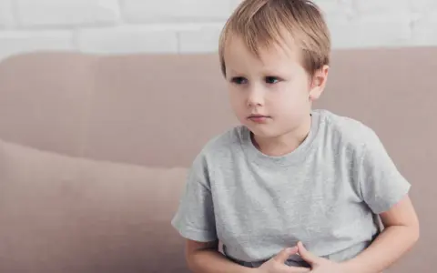 Czy dziecko z owsikami może chodzić do żłobka? Ważne informacje dla rodziców