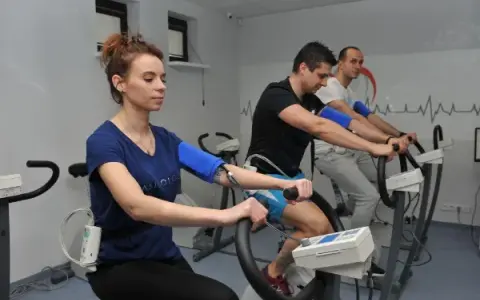Rehabilitacja uzdrowiskowa: co to jest i jak może poprawić zdrowie