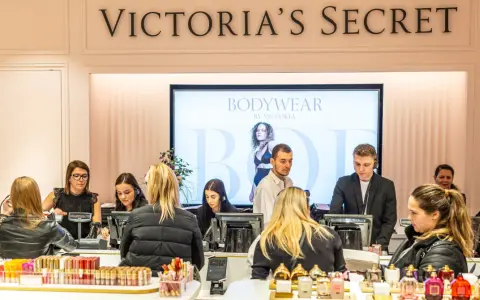 Victoria's Secret: Kiedy największe promocje? Kalendarz i triki!
