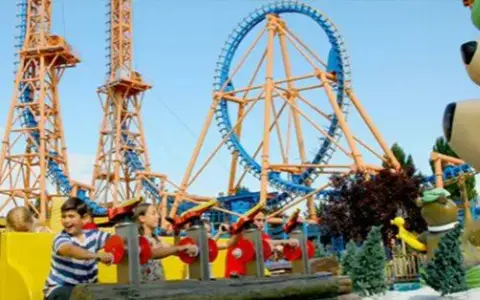 Entradas parques temáticos España: Ahorra, evita colas y elige bien