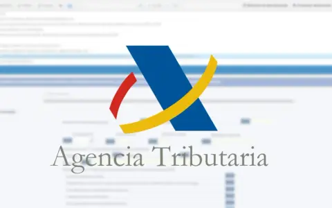 Logo de la Agencia Tributaria sobre un formulario de declaración de la renta. Aprende cómo declarar el alquiler en la renta.