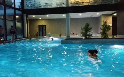 Balneario de Zújar: Relájate y sana con sus aguas termales únicas