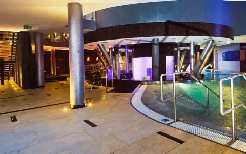 Urodziny w SPA: Pakiety, ceny i planowanie Twój przewodnik!