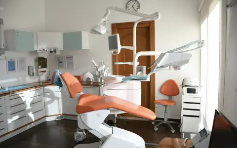 Nowoczesna stomatologia w Lublinie – jakie technologie naprawdę poprawiają komfort leczenia?