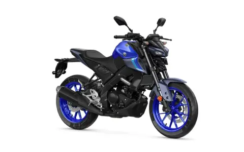Niebieski Yamaha MT-125 z niebieskimi felgami. Sprawdź yamaha mt 125 dane techniczne, aby poznać jego możliwości.