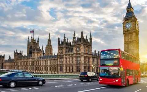 Ile czasu trwa podróż autokarem do Londynu? Sprawdź teraz!