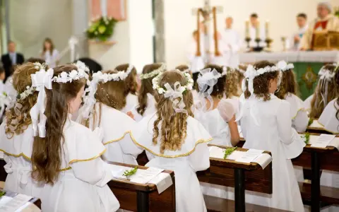 Ile dać na komunię wnuczce, aby nie przepłacić i uszczęśliwić?
