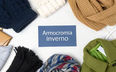 Cappotti, sciarpe e accessori invernali. Scopri come abbinare il bianco per un look impeccabile, anche con l'armocromia inverno.