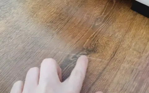 Naprawa paneli: Rysy, wgniecenia, woda? Zrób to sam!