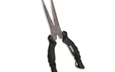 Długie, precyzyjne szczypce wędkarskie Rapala z czarnymi, ergonomicznymi rękojeściami. Idealne do wyciągania haczyków.
