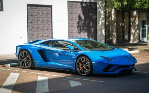 Ile kosztuje najtańsze Lamborghini? Ceny, które zaskoczą każdego