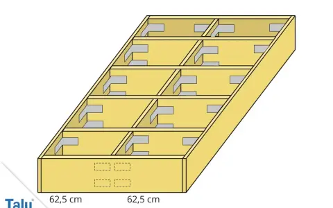 Holzrahmen für einen Podestbau mit Verstrebungen und Winkeln. Maße 62,5 cm.