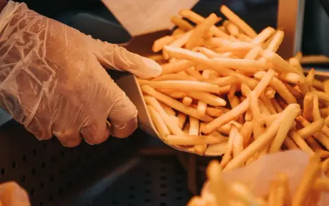 Sekret frytek z McDonald's w domu: Przepis krok po kroku