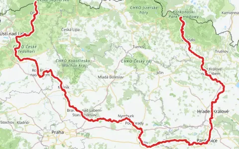 Mapa z zaznaczoną trasą rowerową wzdłuż Odry, prowadzącą przez malownicze tereny Czech, w tym Park Narodowy Czeska Szwajcaria.