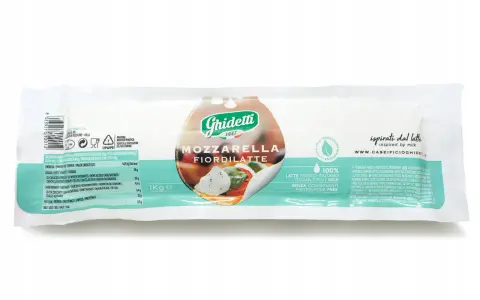 Fior di latte to świeża mozzarella z mleka krowiego, idealna do pizzy i sałatek. 1kg opakowanie.