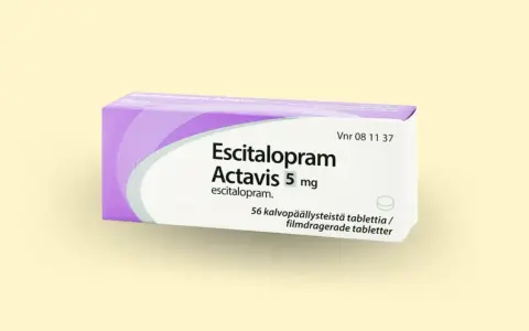 Opakowanie Escitalopram Actavis 5 mg. Przed rozpoczęciem stosowania warto zapoznać się z potencjalnymi lexapro skutki uboczne.