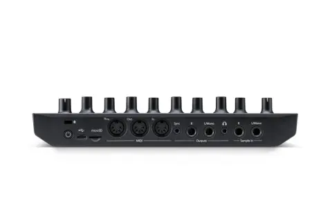 Tył urządzenia Novation Circuit Rhythm z portami MIDI, USB, microSD i wejściami/wyjściami audio.