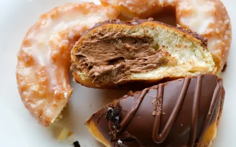 Domowy krem Kinder Bueno: 2 przepisy, sekrety i 7 pomysłów!
