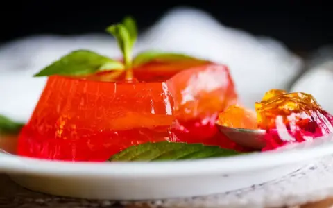 Ile kalorii ma galaretka w proszku? Zaskakujące różnice w kaloriach