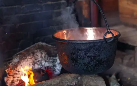 Bacówka Dolina Chochołowska: Tradycyjne smaki i góralska kultura
