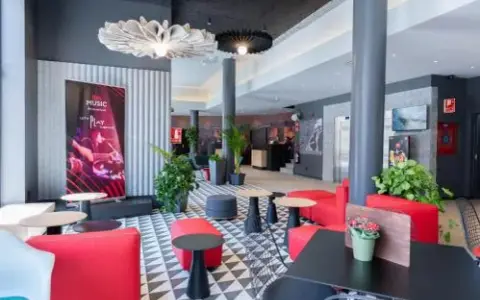 Hotel Ibis Málaga: comodidad y ubicación ideal para tu estancia
