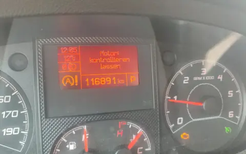 Fiat Ducato Armaturenbrett: Motorkontrollleuchte leuchtet bei 116.891 km. Motor muss kontrolliert werden.