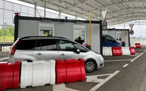Przewóz gotówki przez granicę: Limit 10 000 euro i jak uniknąć kar