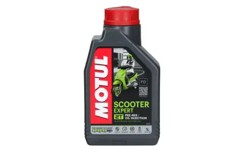Motul Scooter Expert 2T: Wybór eksperta dla Twojego skutera 2T?