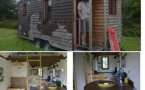Homme devant sa maison sur roulette. L'intérieur révèle une cuisine et un lit en mezzanine.