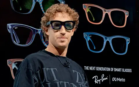 Mark Zuckerberg prezentuje okulary Ray-Ban Meta, pokazując, że sensaya co to za marka, która oferuje inteligentne okulary.