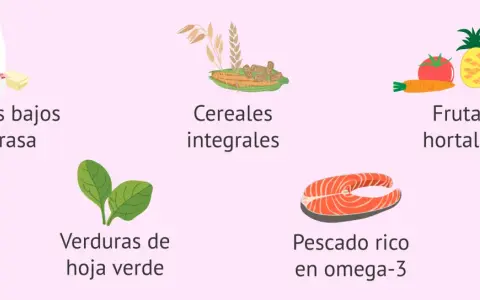 Alimentos clave para una dieta postparto y lactancia: lácteos bajos en grasa, cereales integrales, frutas, hortalizas, verduras de hoja verde y pescado rico en omega-3.