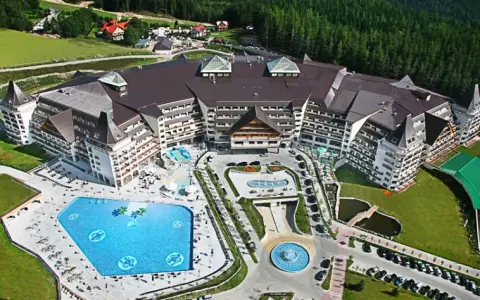 Ile pokoi mają hotele Gołębiewski? Sprawdź liczby!