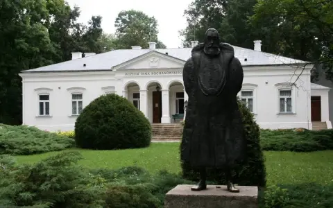 Czarnolas: Muzeum Jana Kochanowskiego przewodnik po kolebce poezji